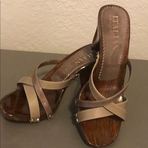 Italian shoemakers wooden heels in taupe.